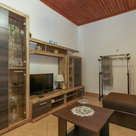 Holiday home Jolanda In - Haus Fuer 4-6 Personen *