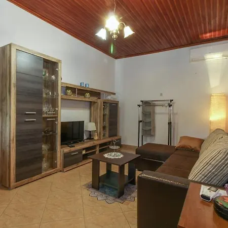 Jolanda In - Haus Fuer 4-6 Personen