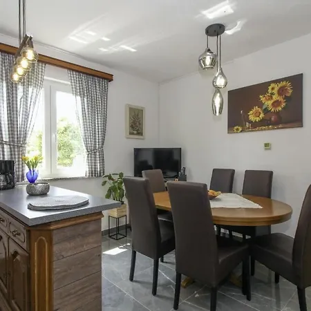 Jolanda In - Haus Fuer 4-6 Personen Plomin